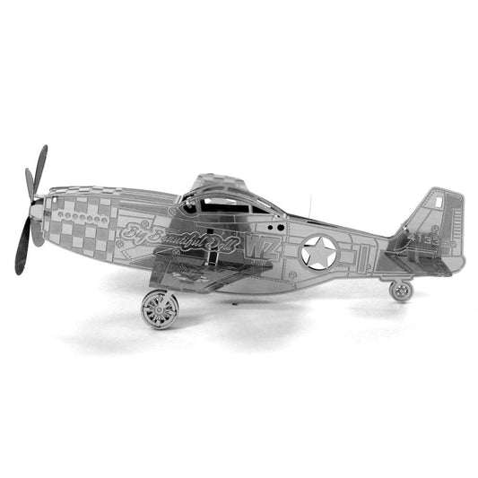 Maquette 3D Metal Earth P-51 Mustang en métal, profil complet, train d’atterrissage visible et décorations gravées
