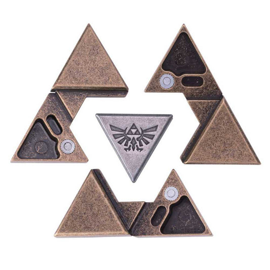Puzzle métal Triforce Zelda démonté montrant les quatre pièces