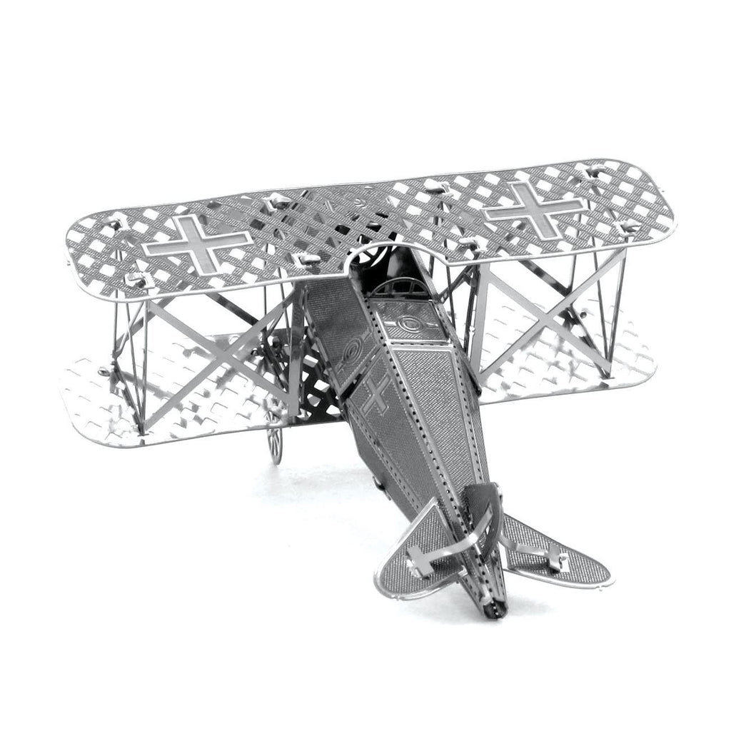 Maquette 3D métal Fokker D.VII Metal Earth vue arrière en angle, biplan détaillé avec structure ajourée et marquages gravés
