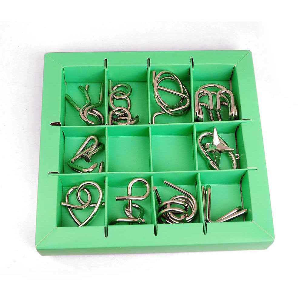 Puzzles métalliques Eureka Set manipulés à la main
