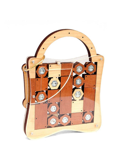 Détail du puzzle Schloss M6 découpé au laser
