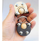 Finition artisanale du puzzle Baskerville Siebenstein Spiele