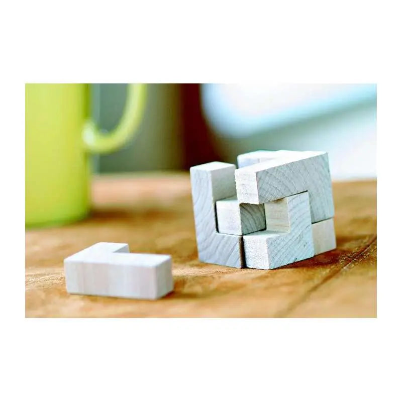 Mini puzzle en bois 7 pièces en situation – jeu éducatif et anti-stress