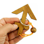 Puzzle Zodiaque Sagittaire en bois démonté montrant le mécanisme
